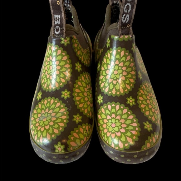 4/$20 Floral Patterned Rain Boots BOGS size 12 - Picture 1 of 6